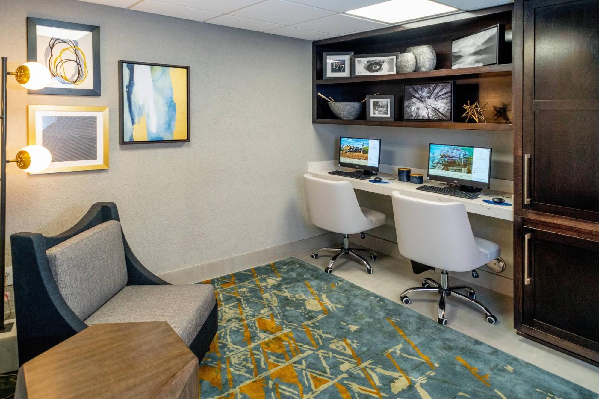 Delta Hotels By Marriott Huntington Downtown Bagian luar foto