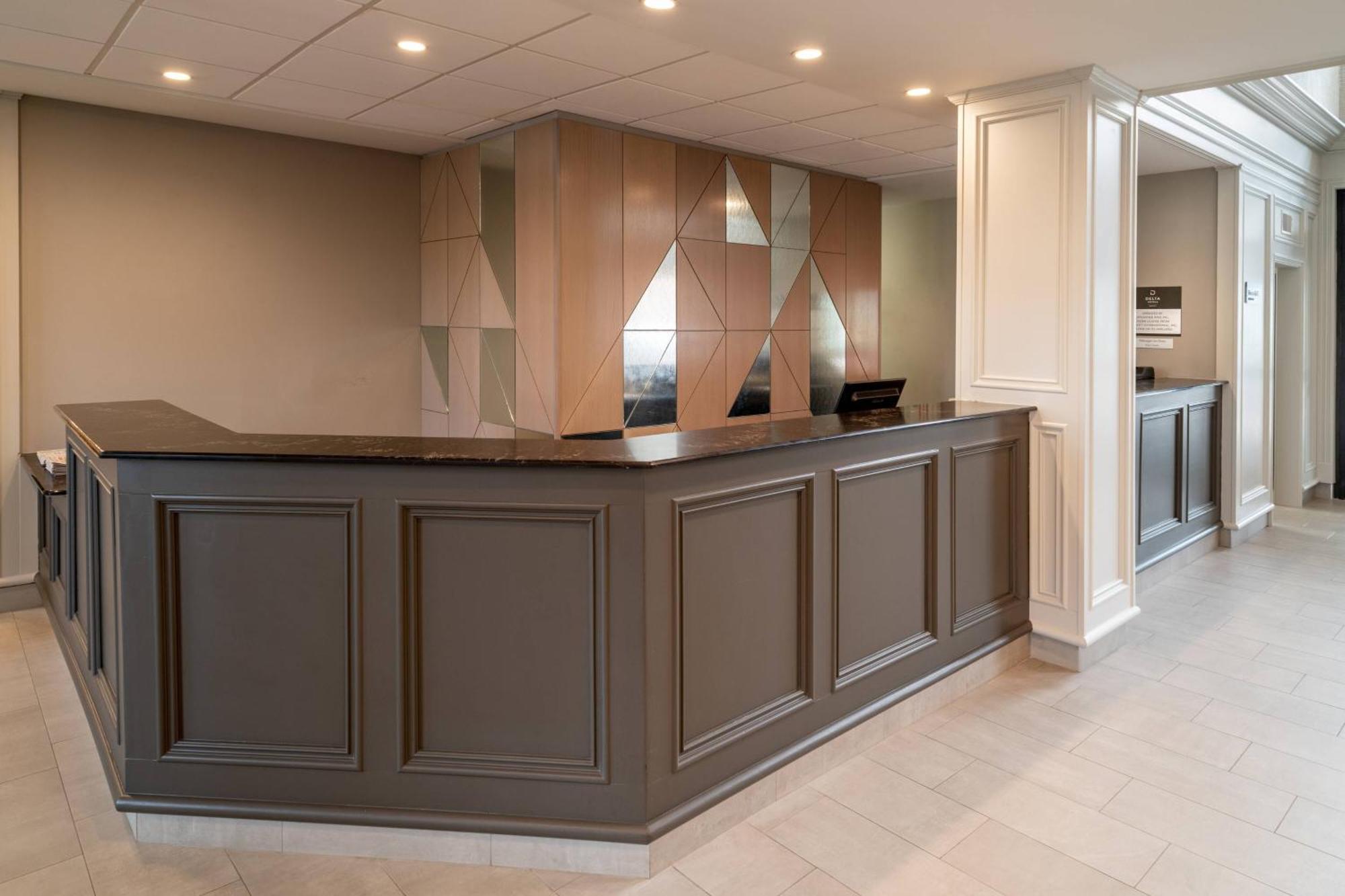 Delta Hotels By Marriott Huntington Downtown Bagian luar foto