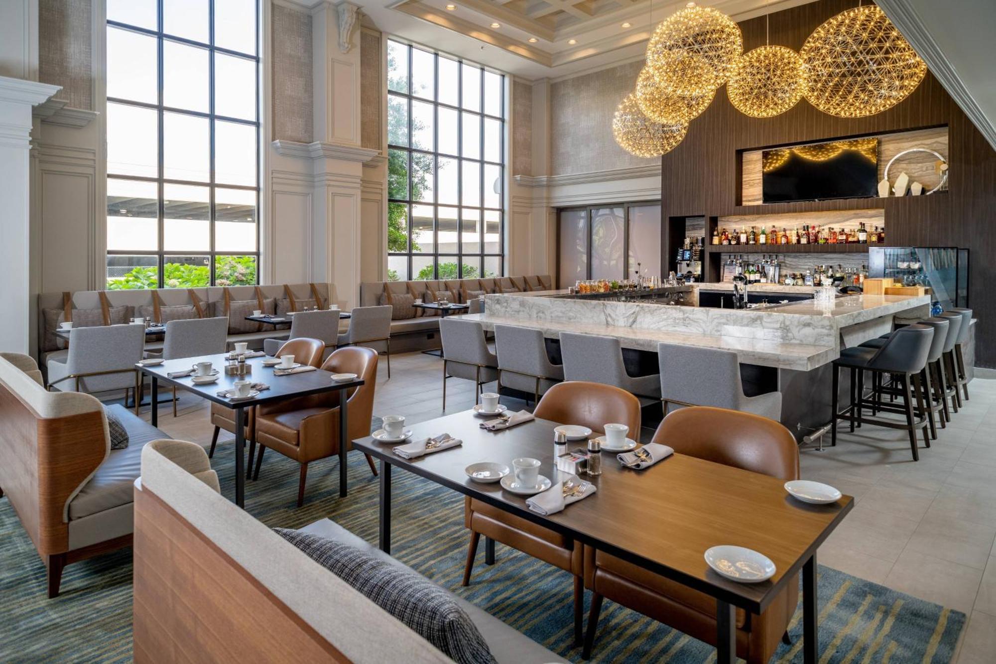 Delta Hotels By Marriott Huntington Downtown Bagian luar foto