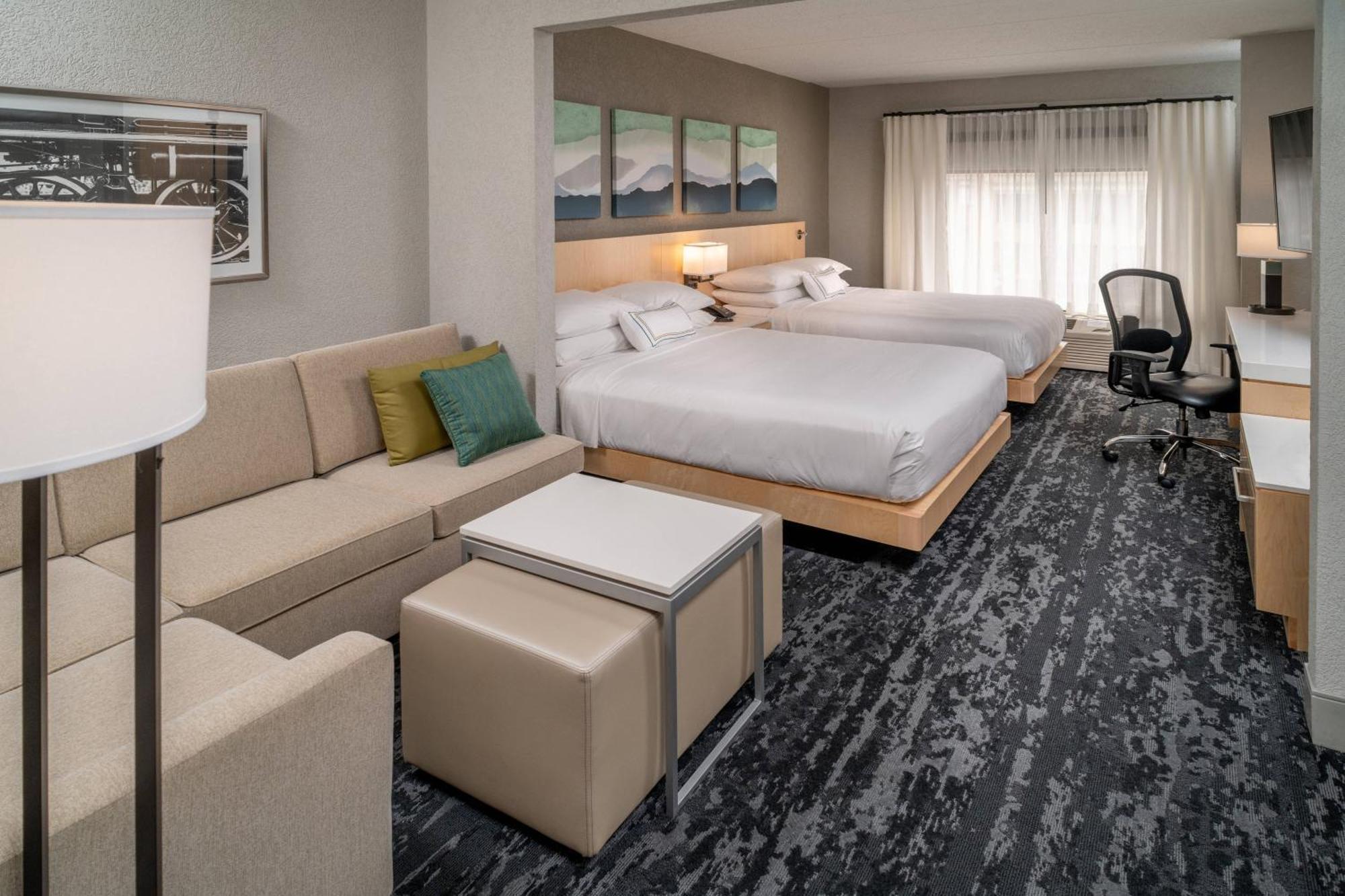 Delta Hotels By Marriott Huntington Downtown Bagian luar foto