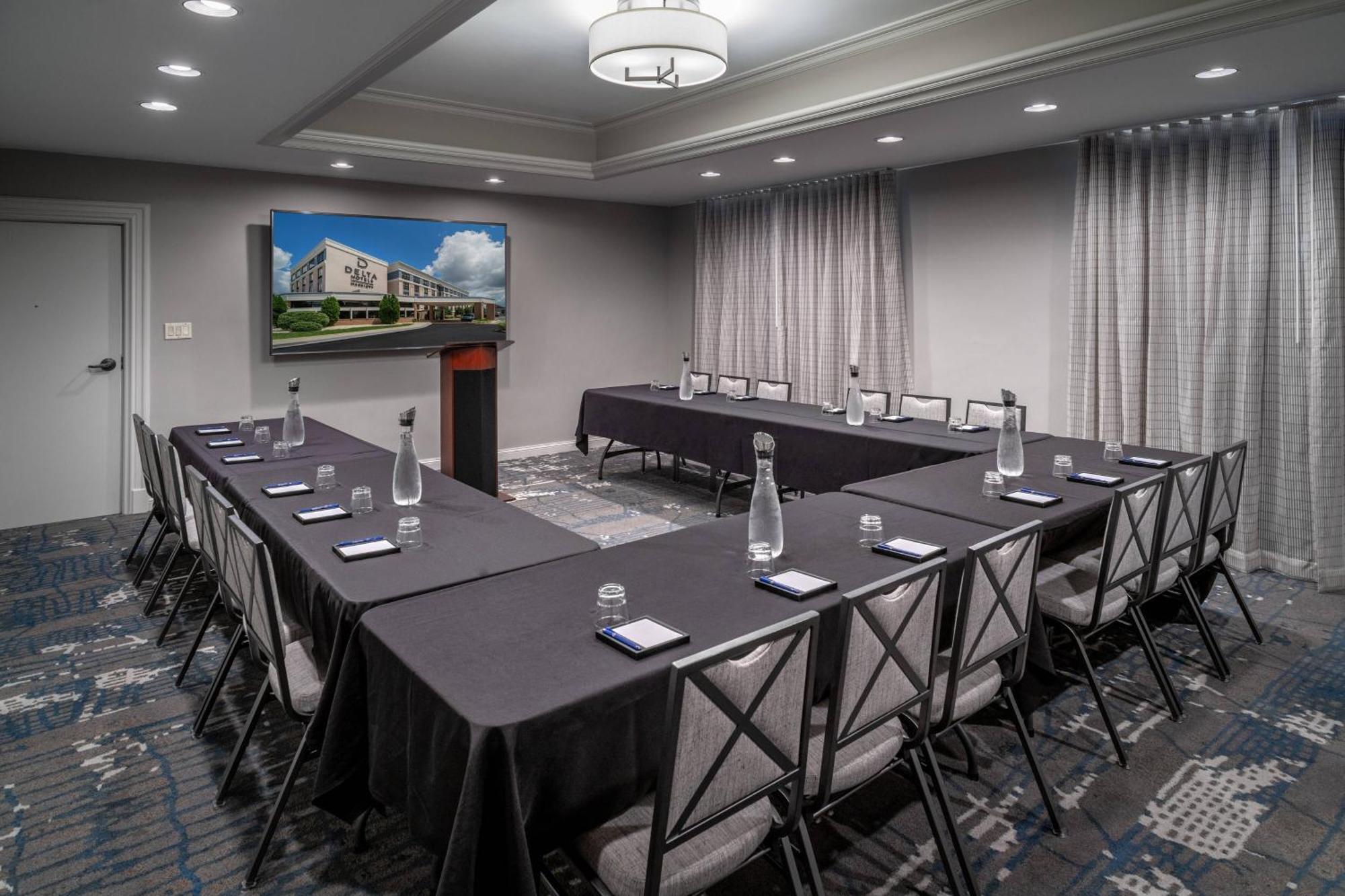 Delta Hotels By Marriott Huntington Downtown Bagian luar foto