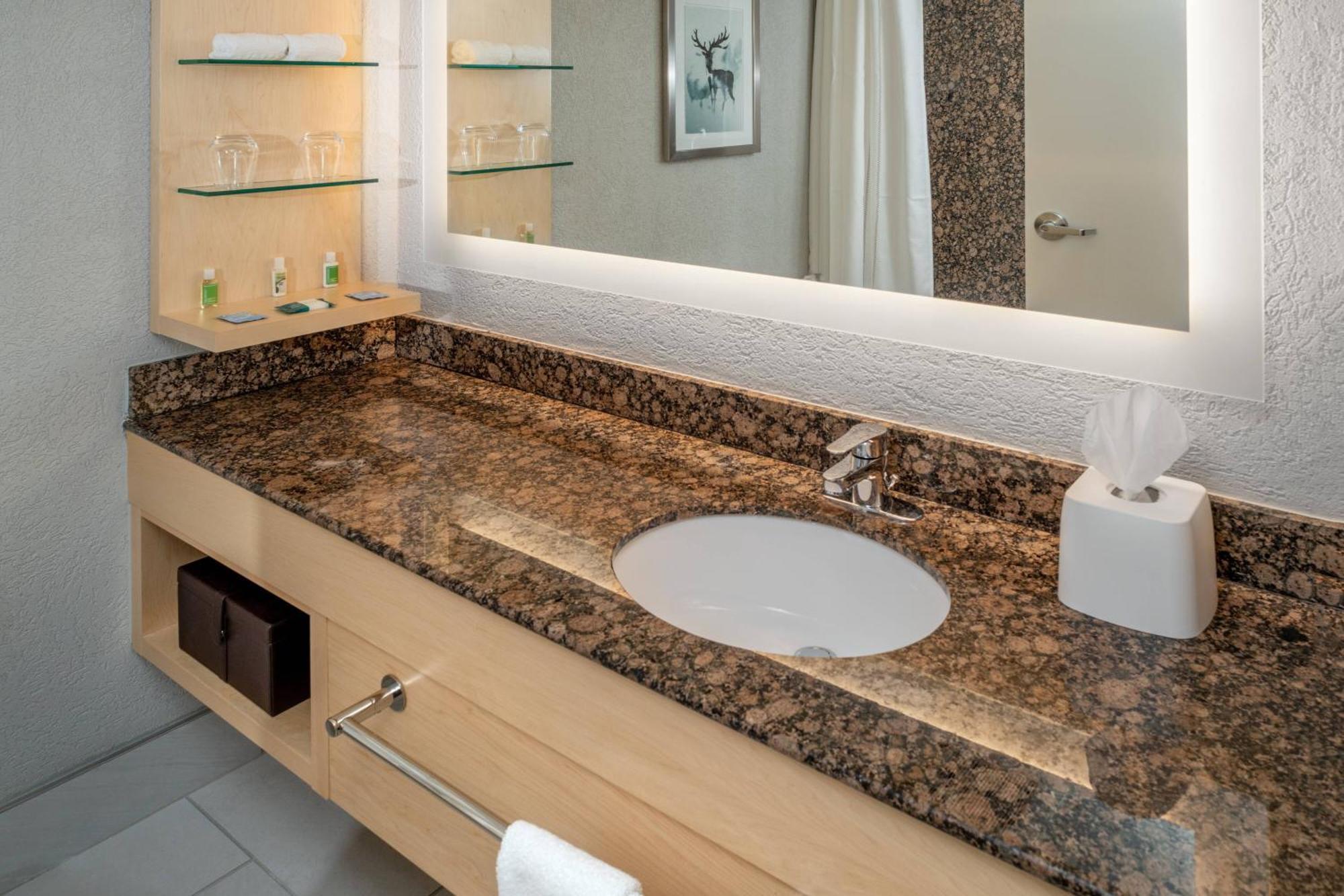 Delta Hotels By Marriott Huntington Downtown Bagian luar foto