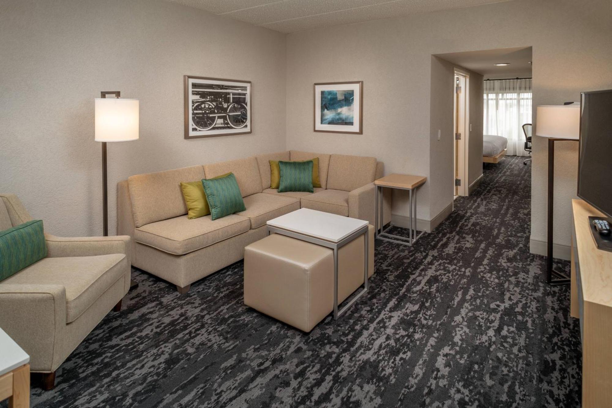 Delta Hotels By Marriott Huntington Downtown Bagian luar foto