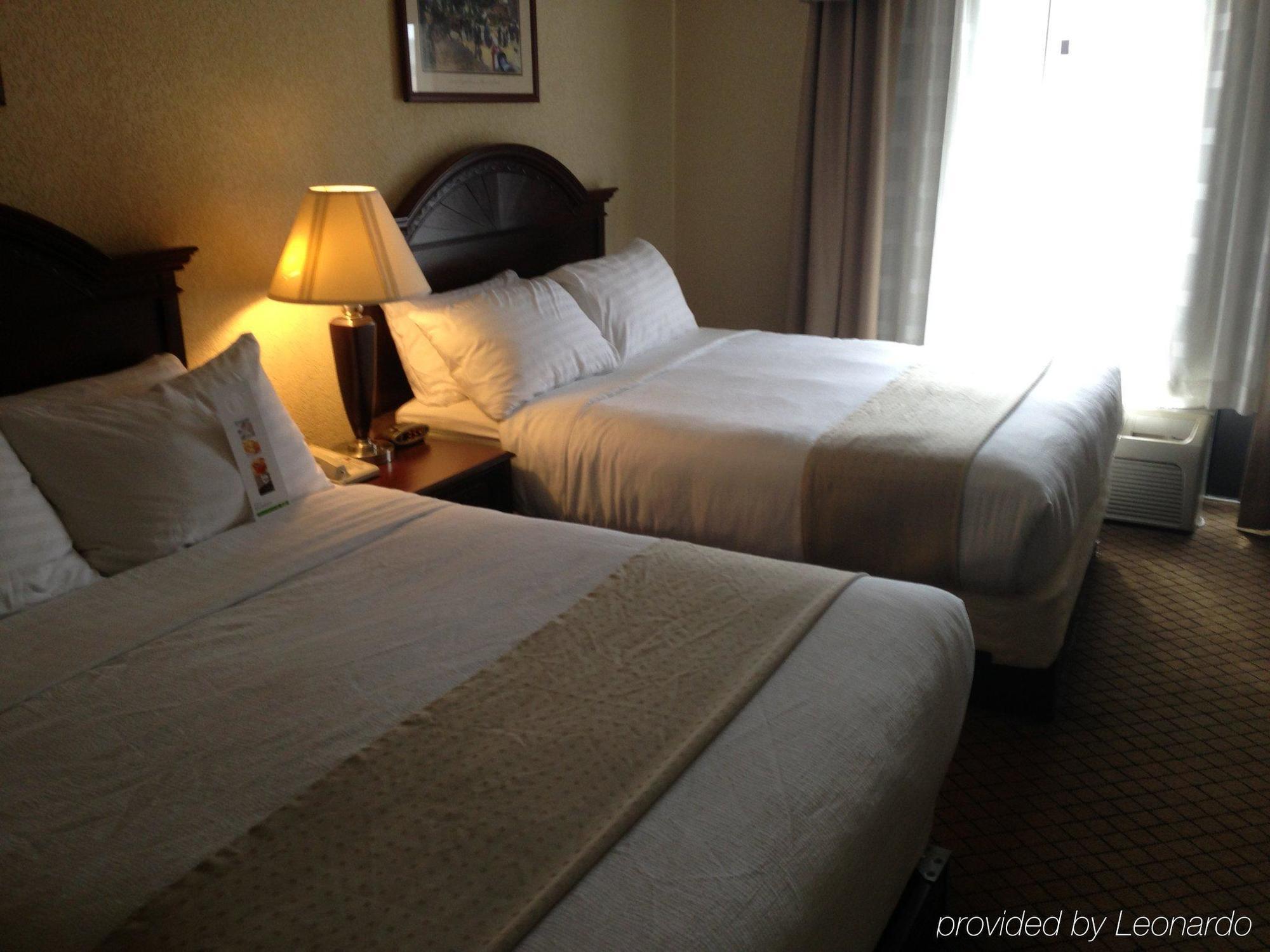 Delta Hotels By Marriott Huntington Downtown Bagian luar foto