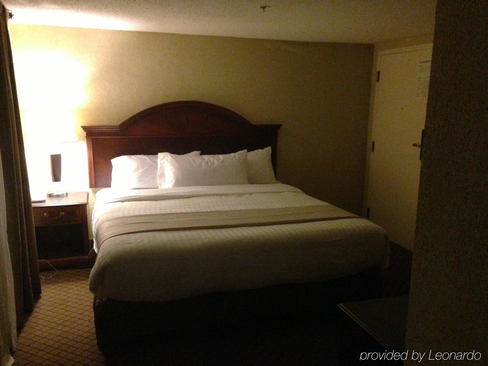 Delta Hotels By Marriott Huntington Downtown Bagian luar foto