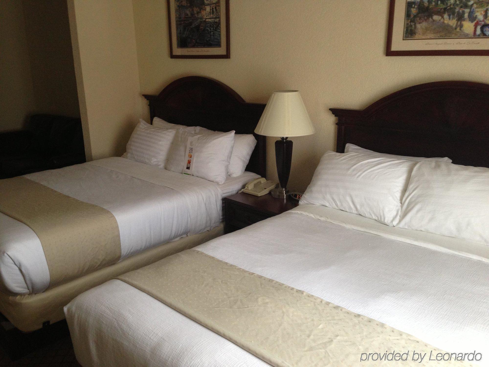 Delta Hotels By Marriott Huntington Downtown Bagian luar foto