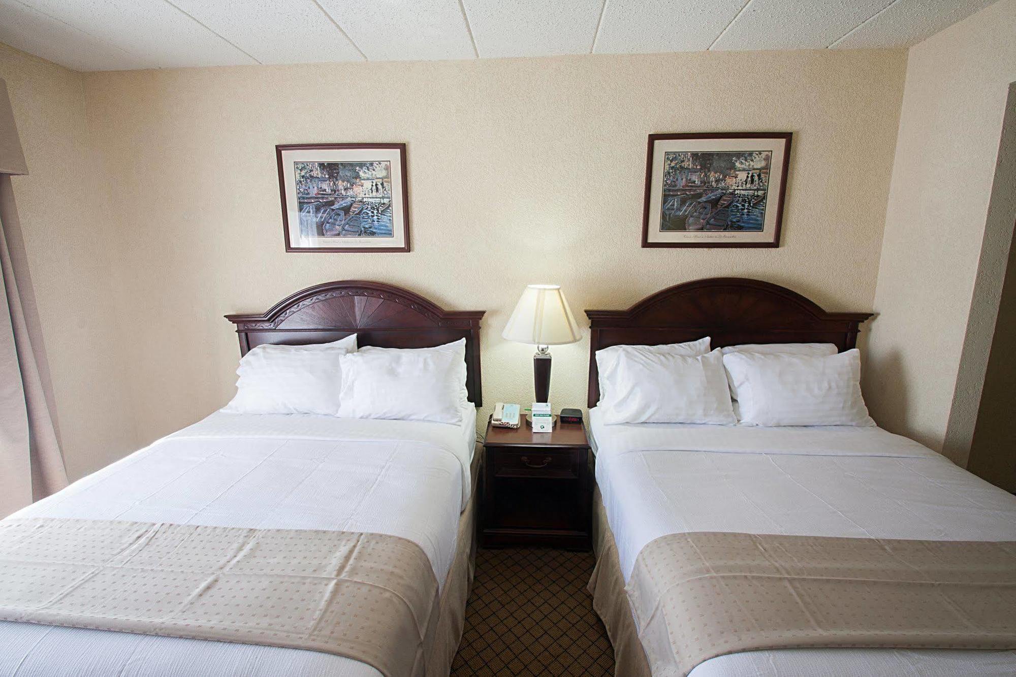 Delta Hotels By Marriott Huntington Downtown Bagian luar foto